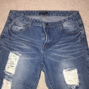FOREVER 21 BOYFRIEND JEANS